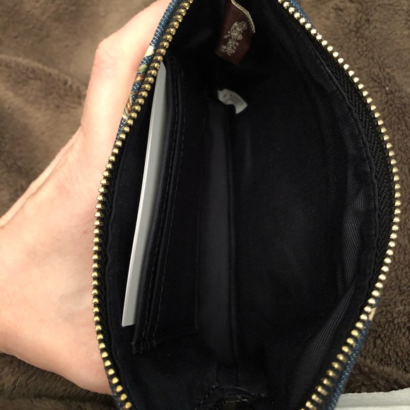 NWT Coach RARE denim floral wristlet!! - Picture 3 of 3